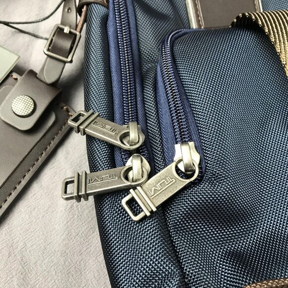 TUMI SLING BAG In blue - Picture 3 of 11